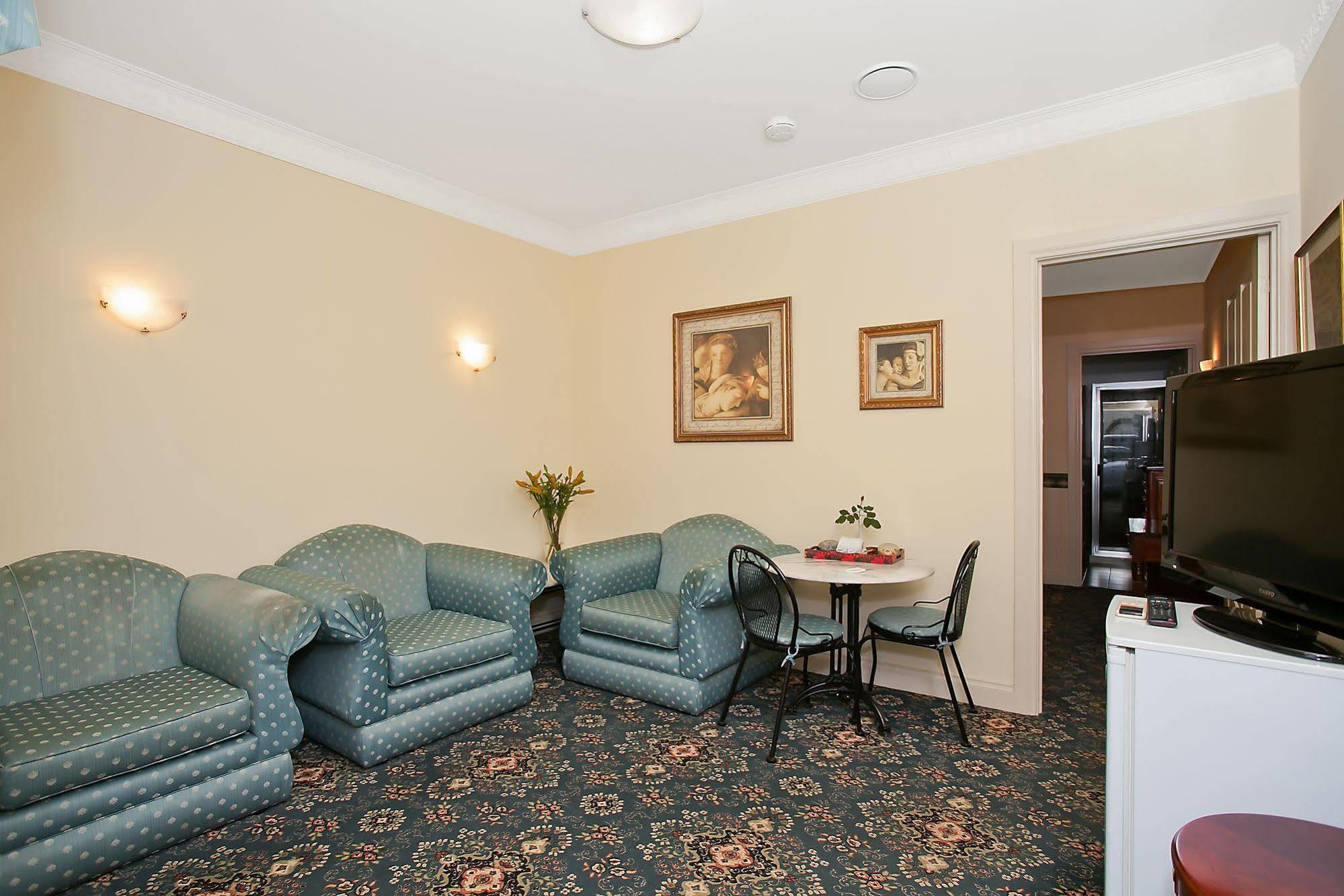 Merton Manor Exclusive B&B Варрнамбул Экстерьер фото